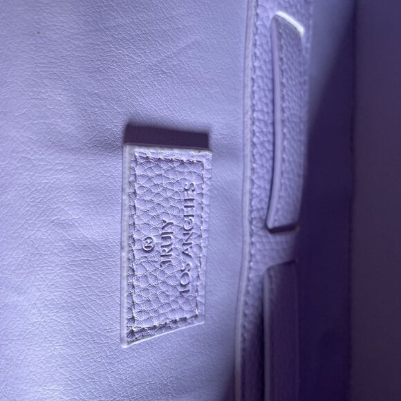 Truly Beauty Amalfi Luxury Vegan Leather Travel Trunk in Lilac - Picture 9 of 14